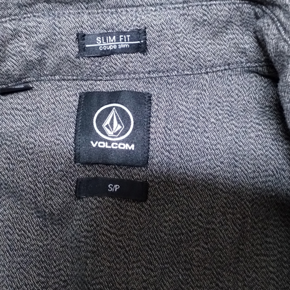 Volcom size small - Picture 3 of 3